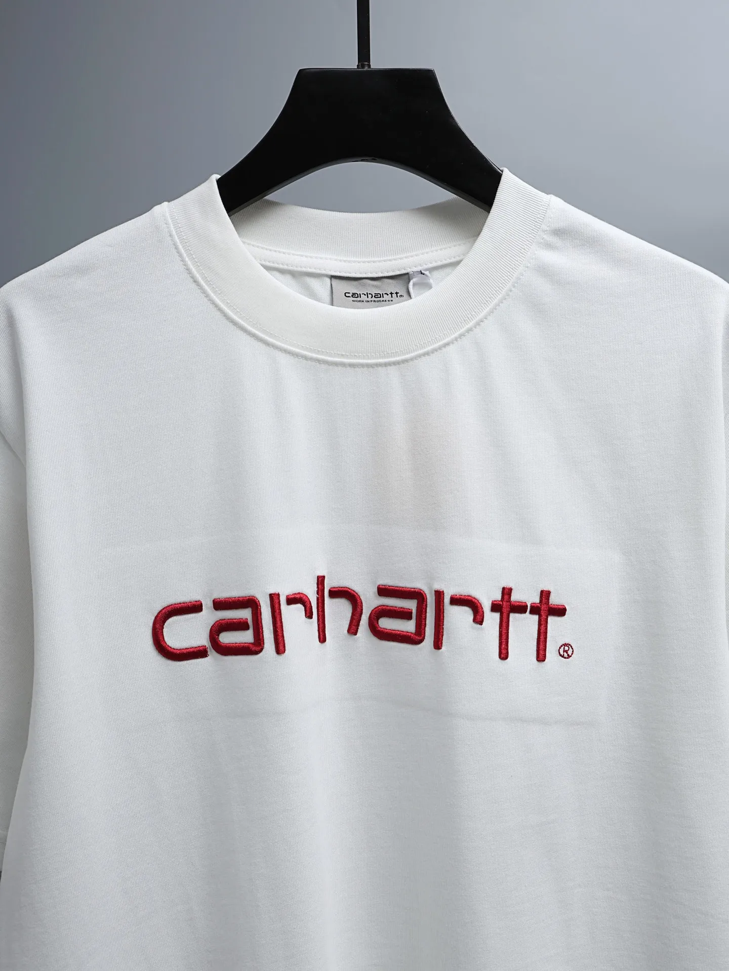 Carhartt 2꯭0꯭2꯭6 new spring and summer models ❤️ original ⌚️ high version Carhartt fabric is made of high-density pure cotton, does not deform and does not shrink. Process introduction: double thread movement. The chest logo uses high-quality embroidery🪡 technology. Color: White SIZE: M-XXL